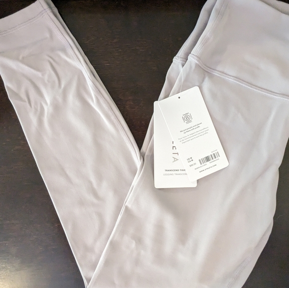 Athleta transcend leggings NWT medium - Picture 2 of 2